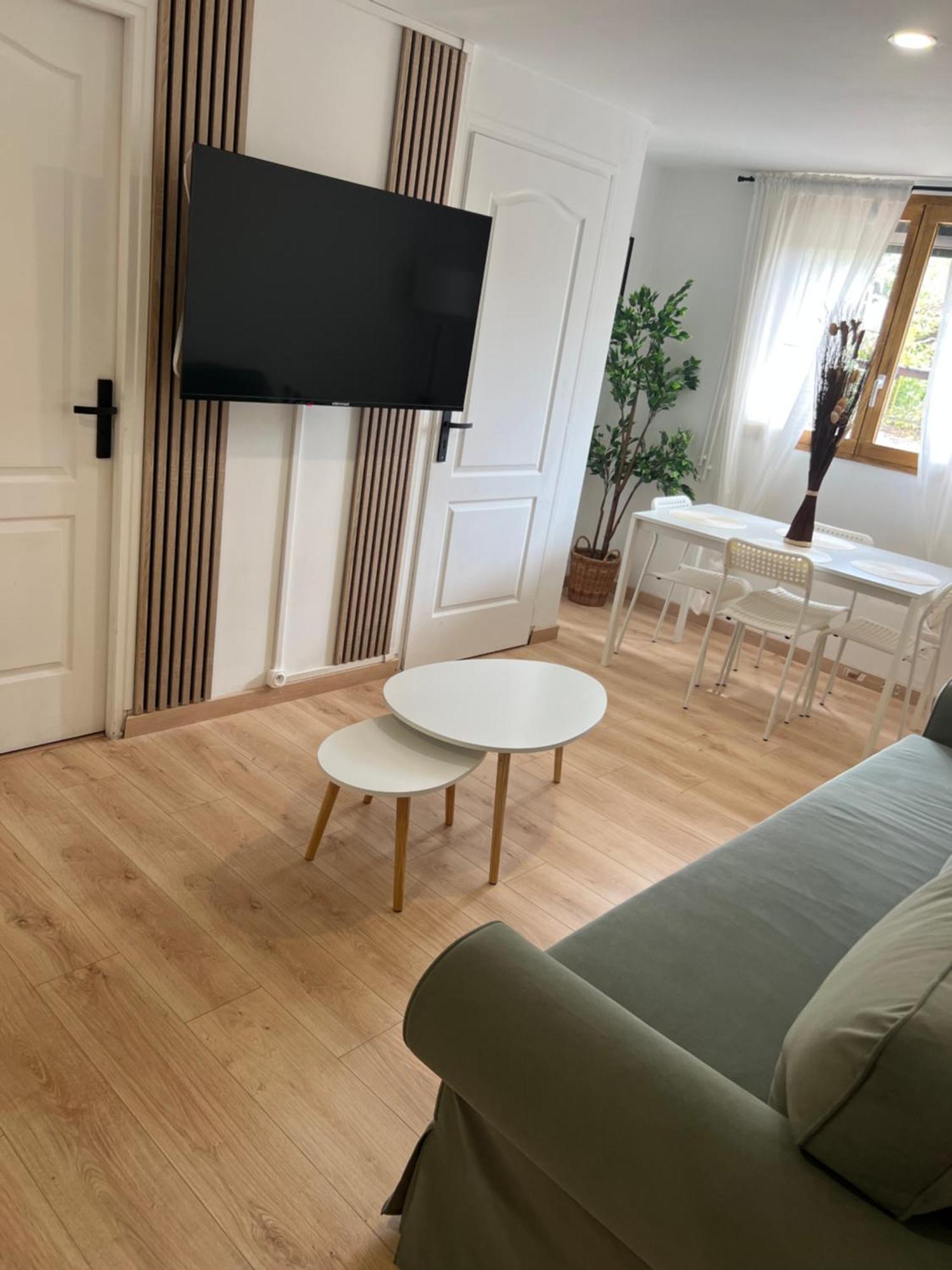 Appartement Pres De Paris, Disney & Cdg Tremblay-en-France Exterior photo