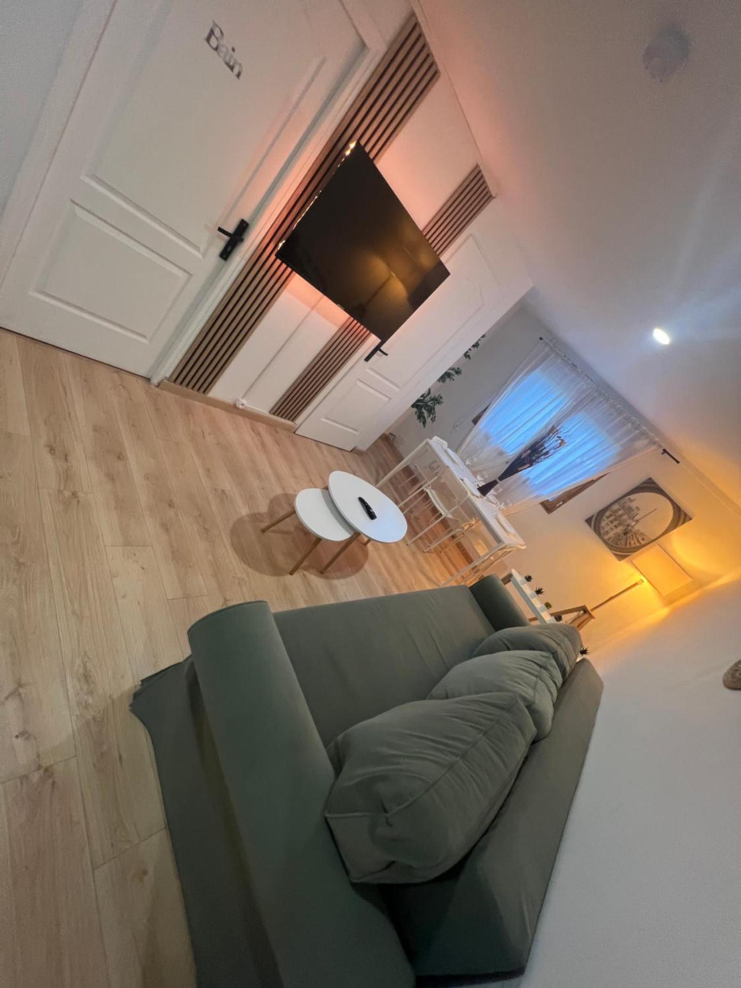 Appartement Pres De Paris, Disney & Cdg Tremblay-en-France Exterior photo